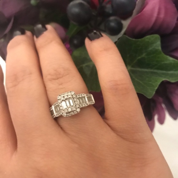 1 C.T Total Weight Diamond Ring in 14k White Gold - Picture 5 of 7